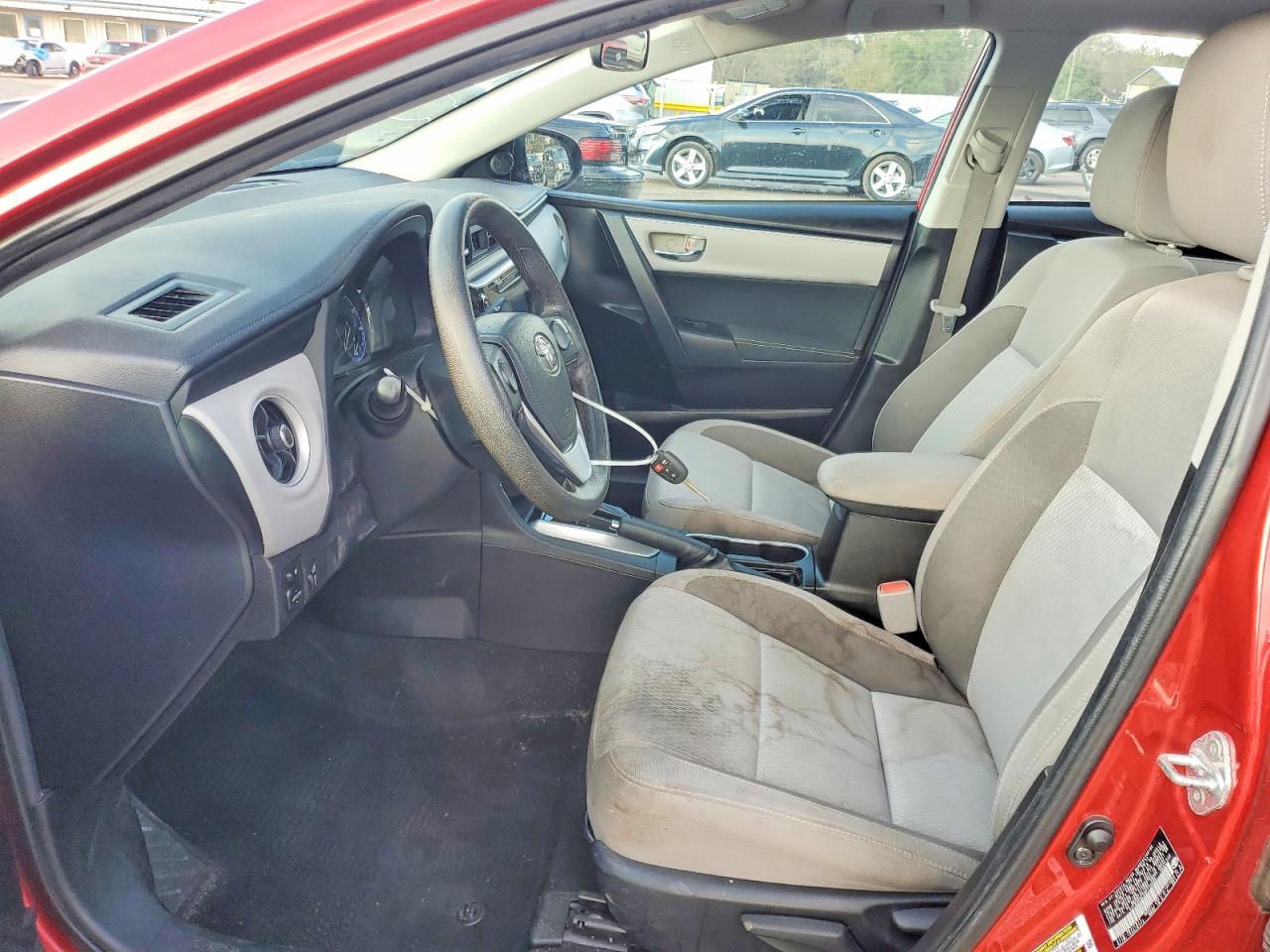 2017 TOYOTA COROLLA LE photo 7