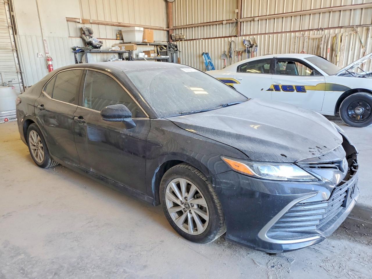 2021 TOYOTA CAMRY LE photo 4