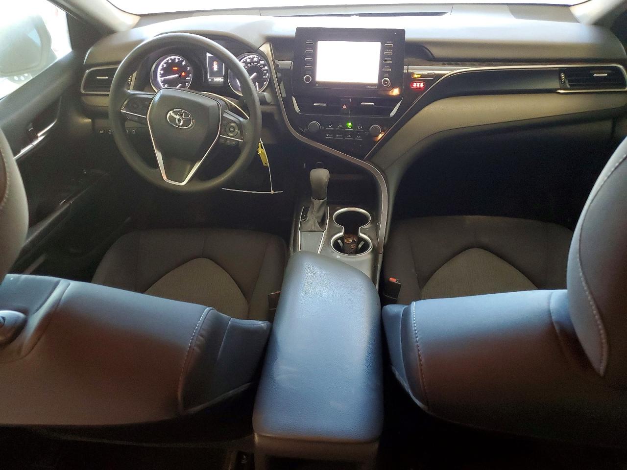 2021 TOYOTA CAMRY LE photo 8