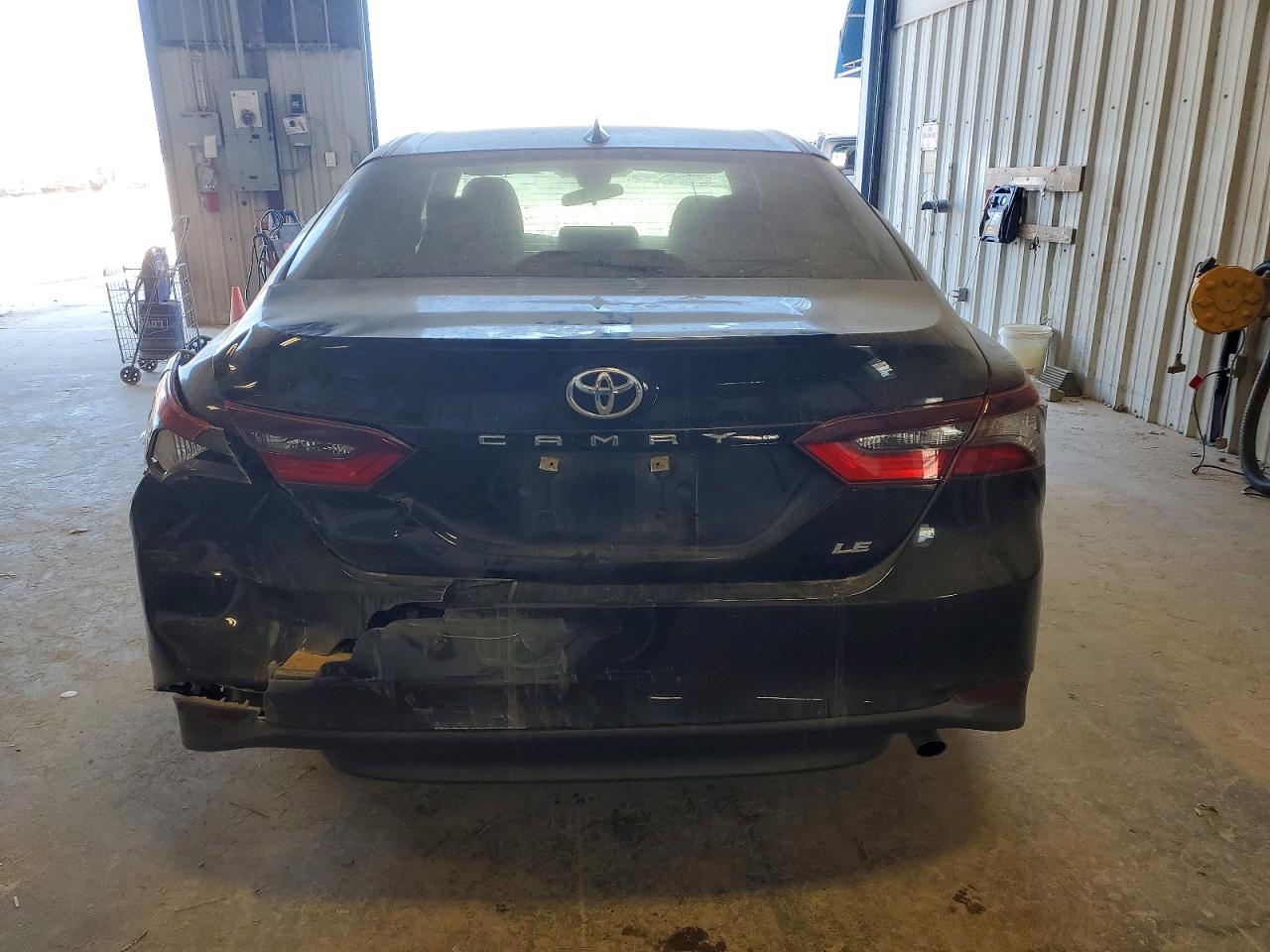 2021 TOYOTA CAMRY LE photo 6