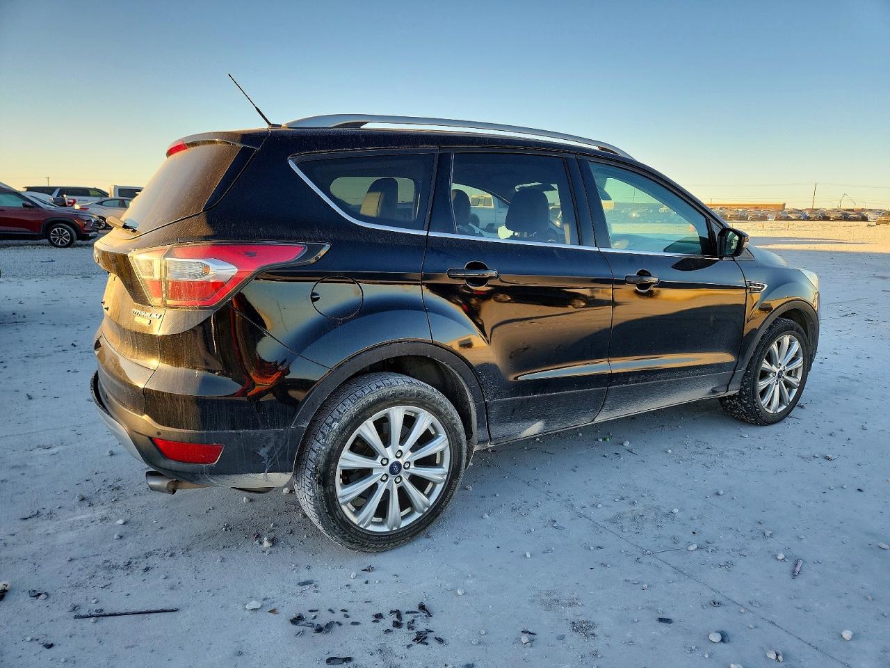 2017 FORD ESCAPE TITANIUM photo 3