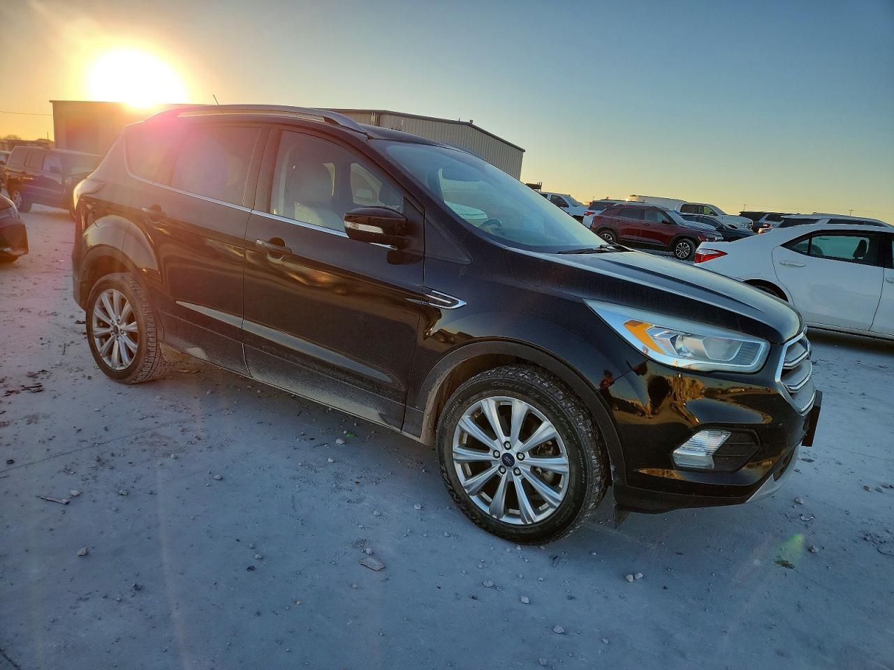 2017 FORD ESCAPE TITANIUM photo 4