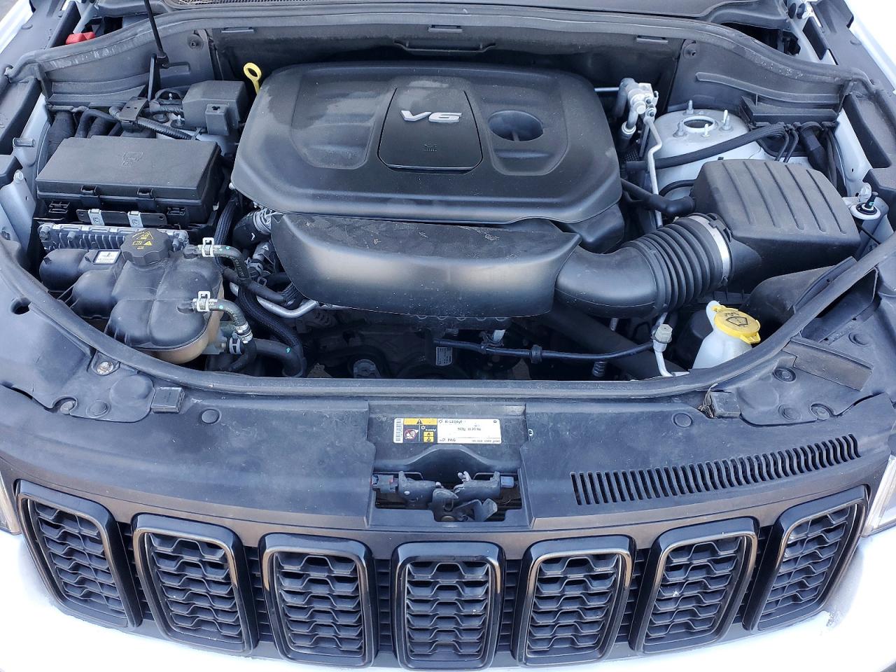 2018 JEEP GRAND CHEROKEE LAREDO photo 23