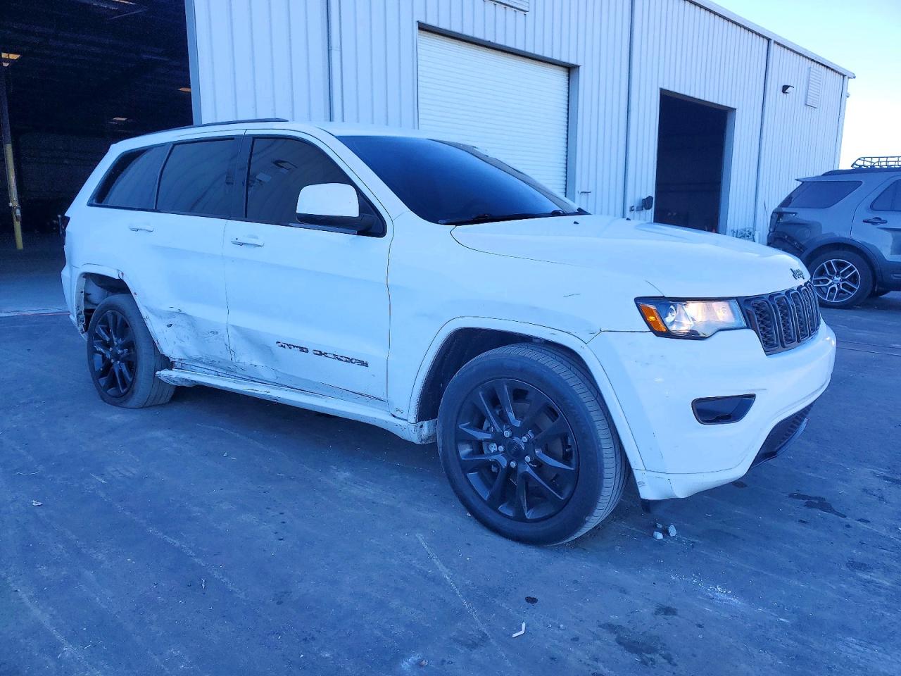 2018 JEEP GRAND CHEROKEE LAREDO photo 7