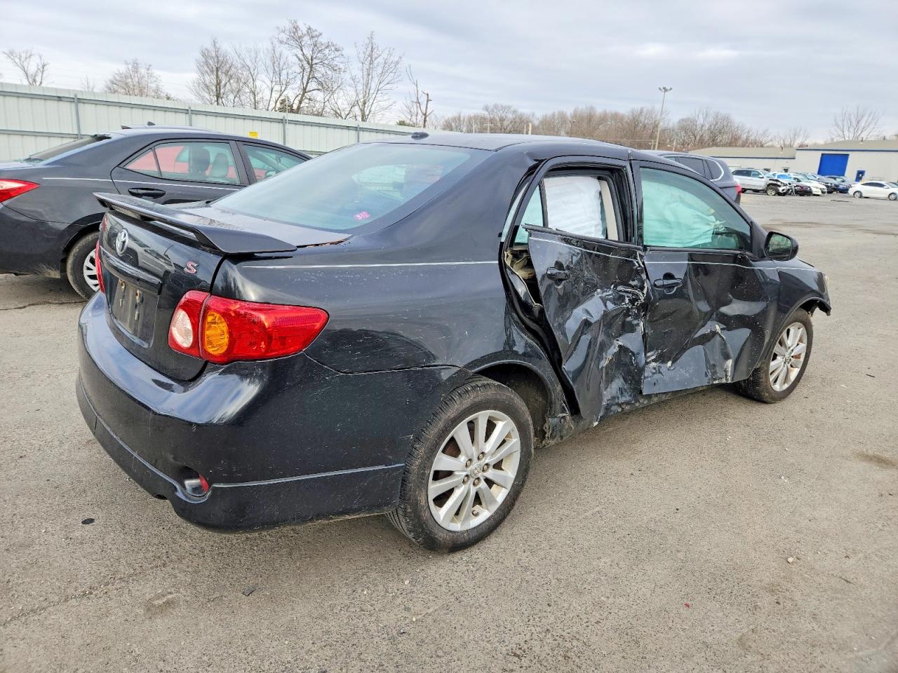 2010 TOYOTA COROLLA BASE photo 3