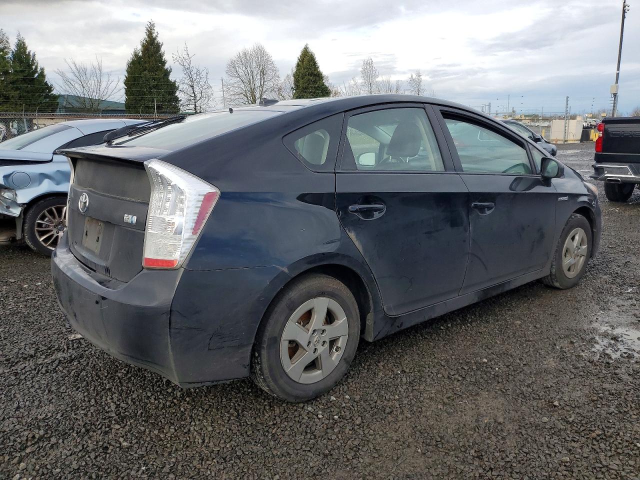 2010 TOYOTA PRIUS photo 3