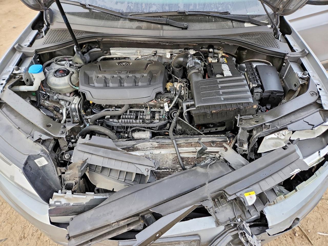 2021 VOLKSWAGEN TIGUAN SE photo 12