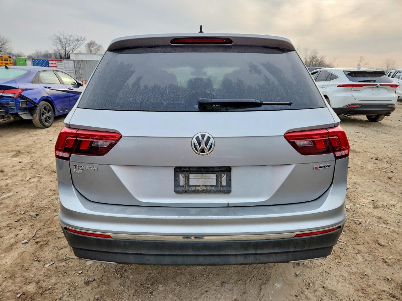 2021 VOLKSWAGEN TIGUAN SE photo 6