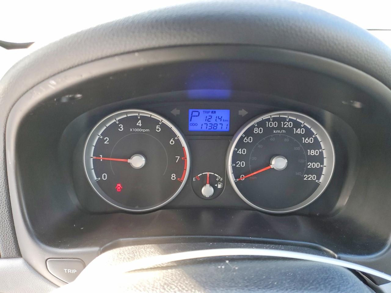 2010 HYUNDAI ACCENT GLS photo 9