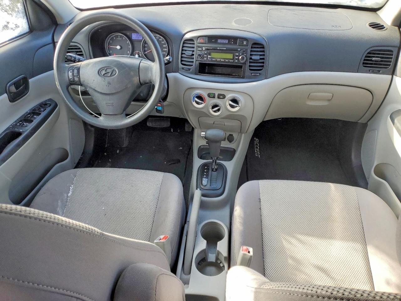 2010 HYUNDAI ACCENT GLS photo 8