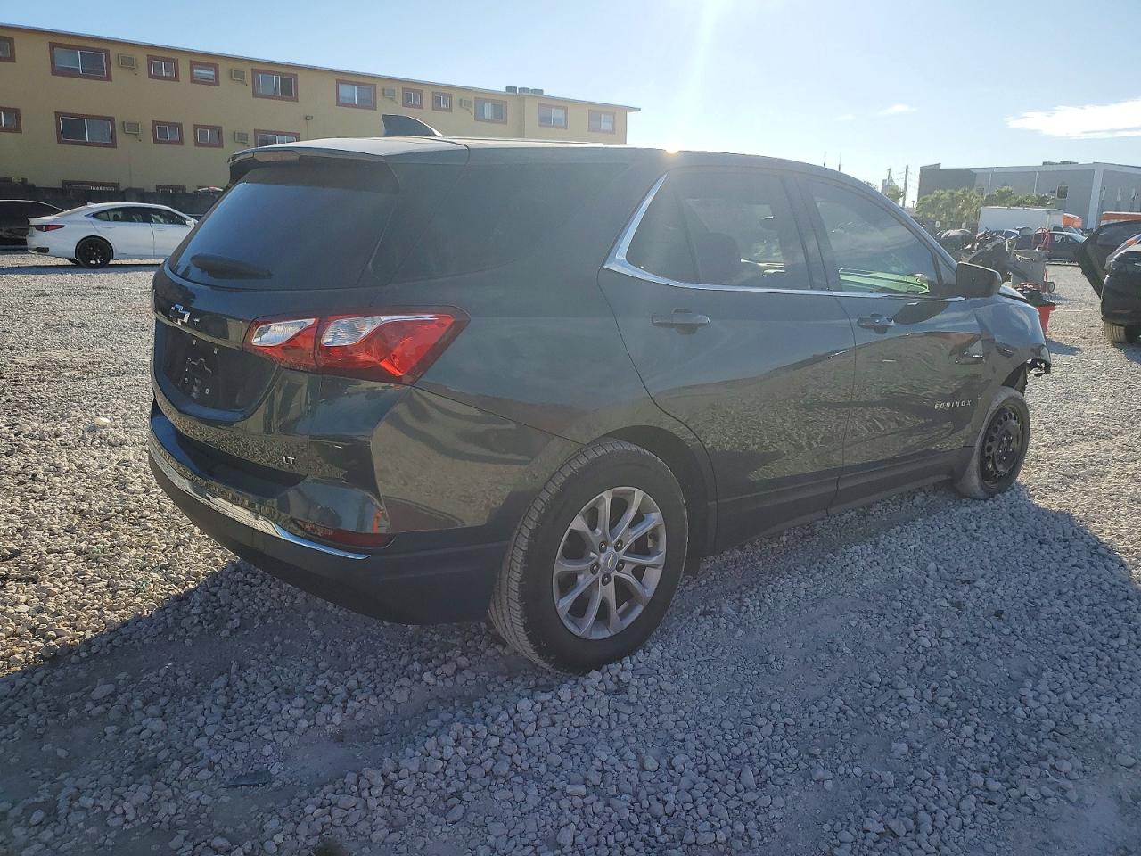 2020 CHEVROLET EQUINOX LT photo 3