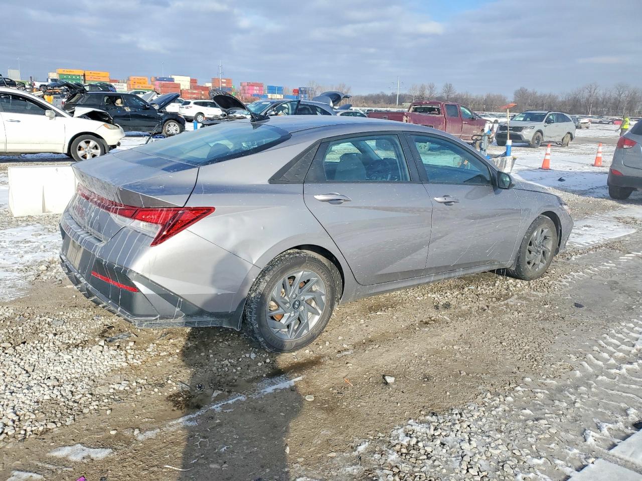 2024 HYUNDAI ELANTRA SEL photo 3