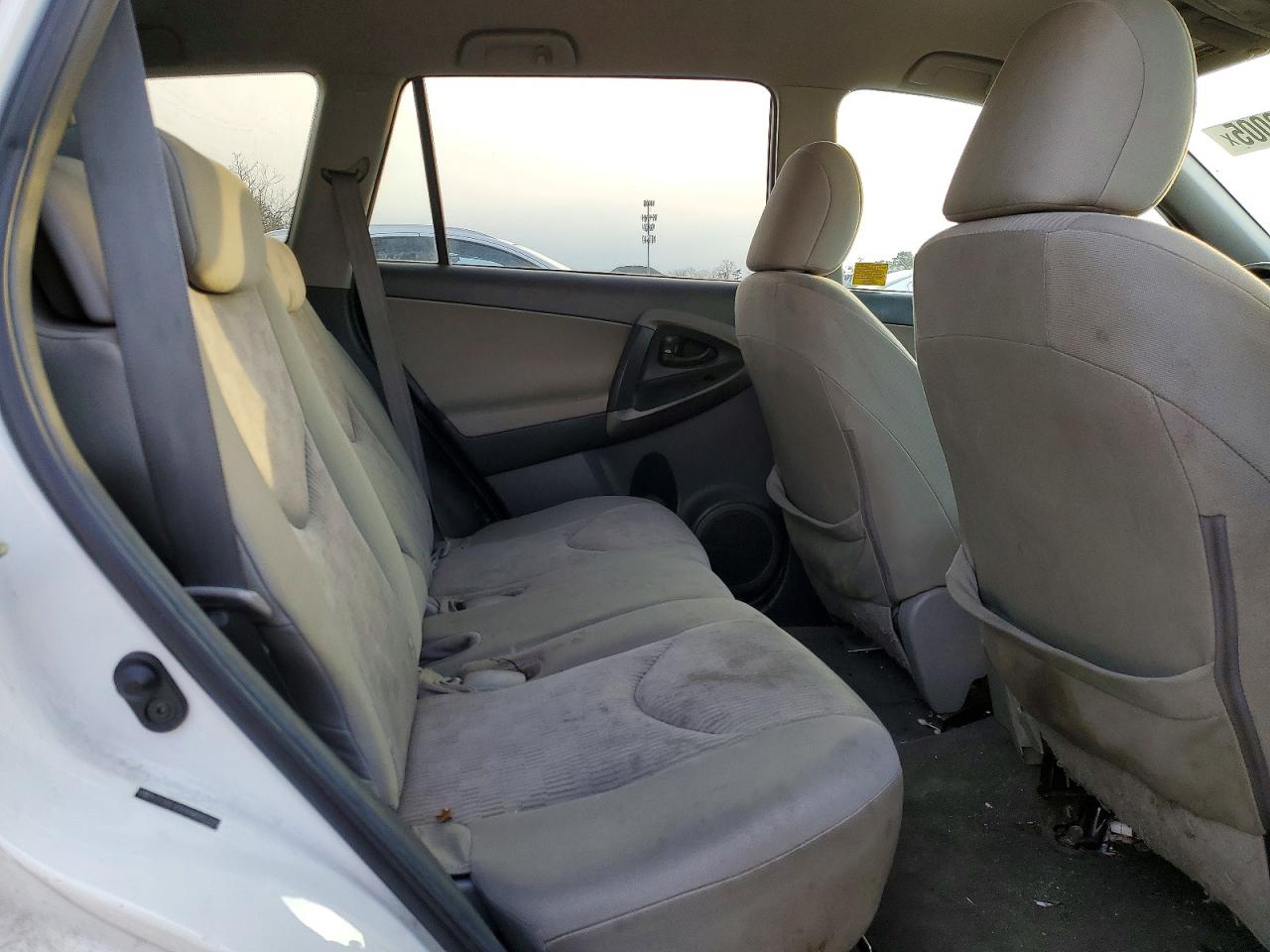 2011 TOYOTA RAV4 photo 11