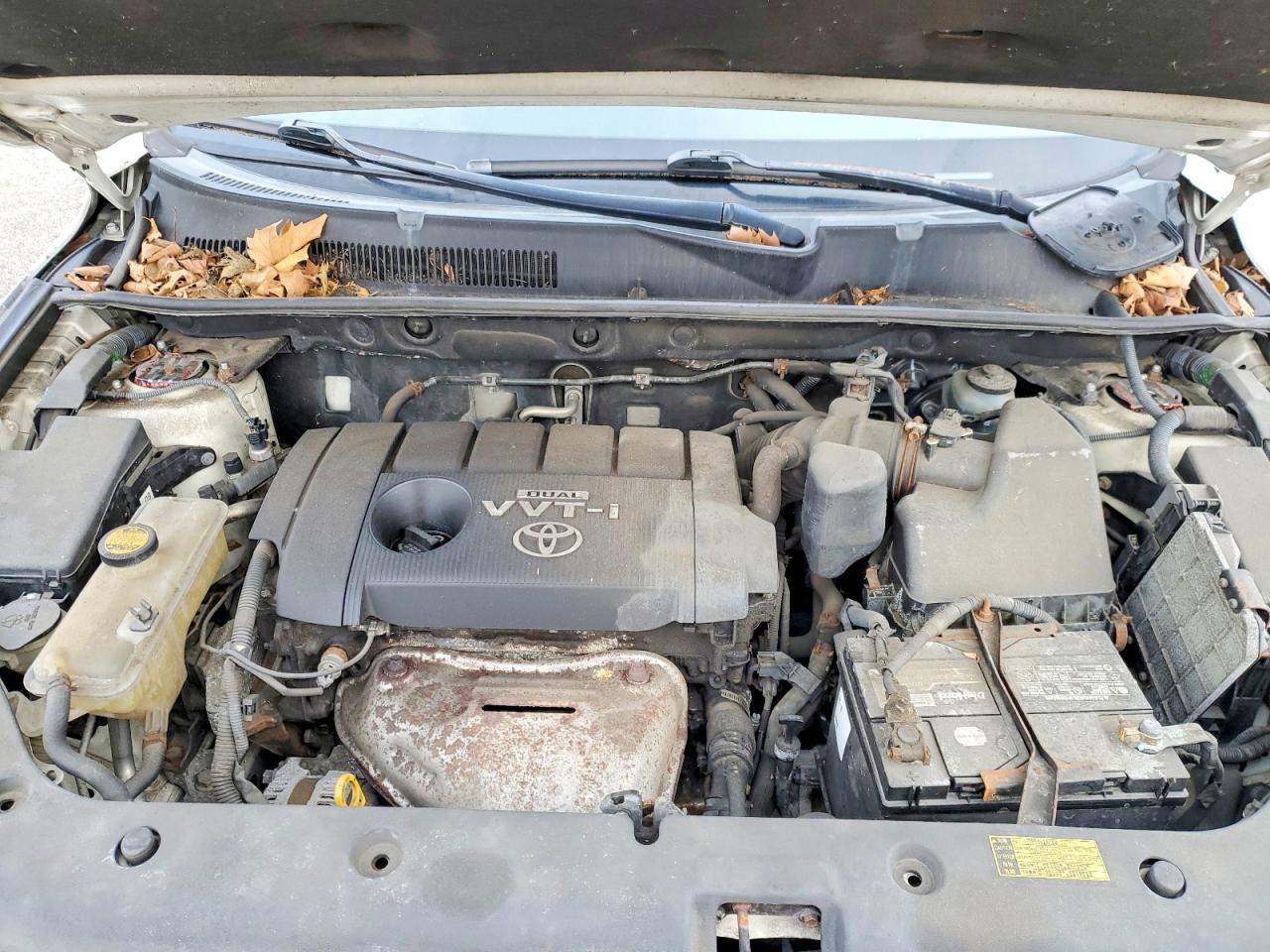 2011 TOYOTA RAV4 photo 12