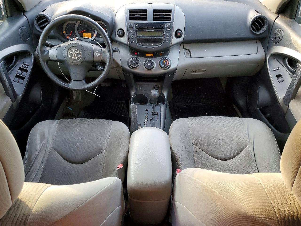 2011 TOYOTA RAV4 photo 8