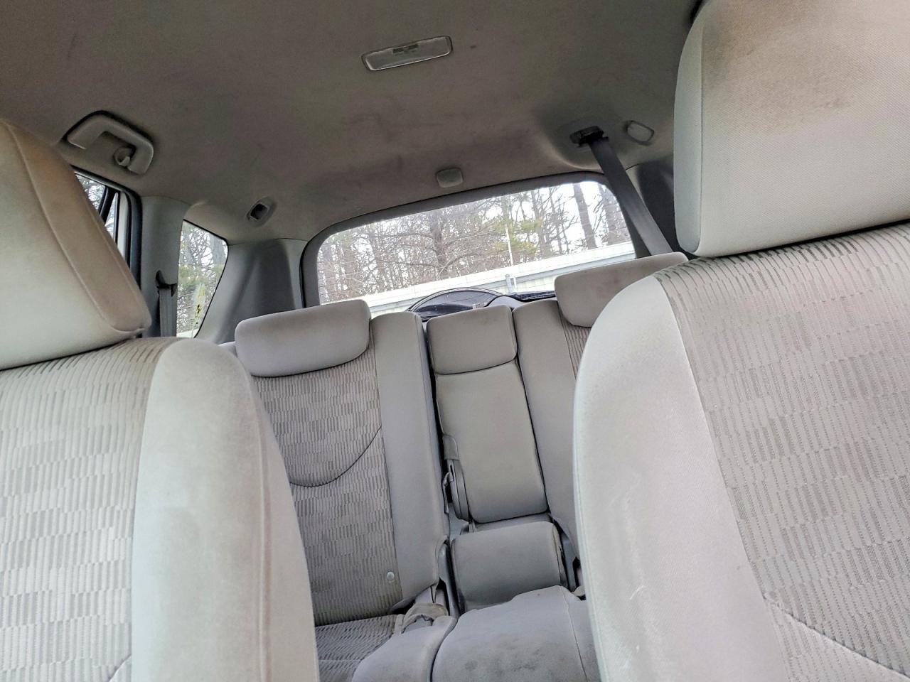 2011 TOYOTA RAV4 photo 10