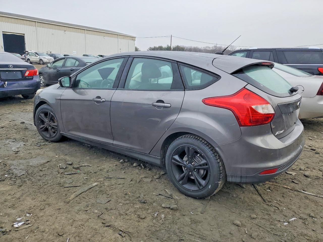 2014 FORD FOCUS SE photo 2