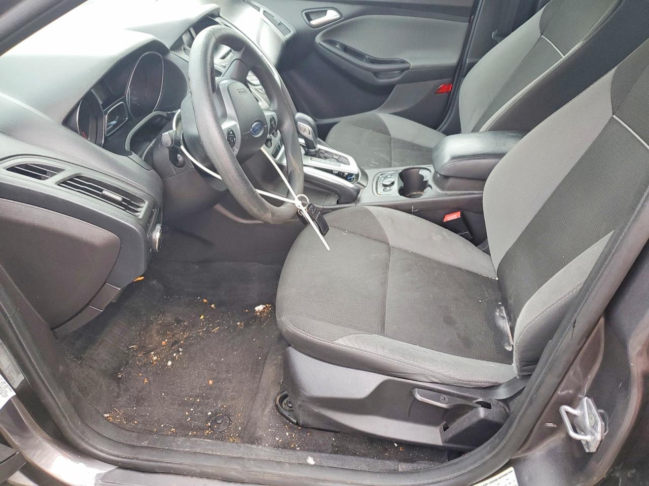 2014 FORD FOCUS SE photo 7