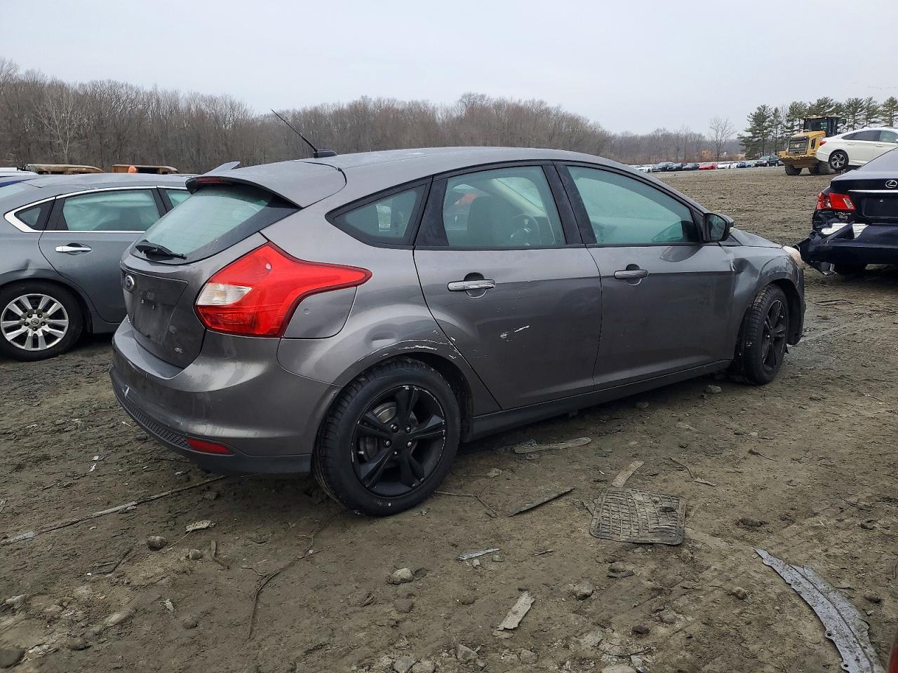 2014 FORD FOCUS SE photo 3