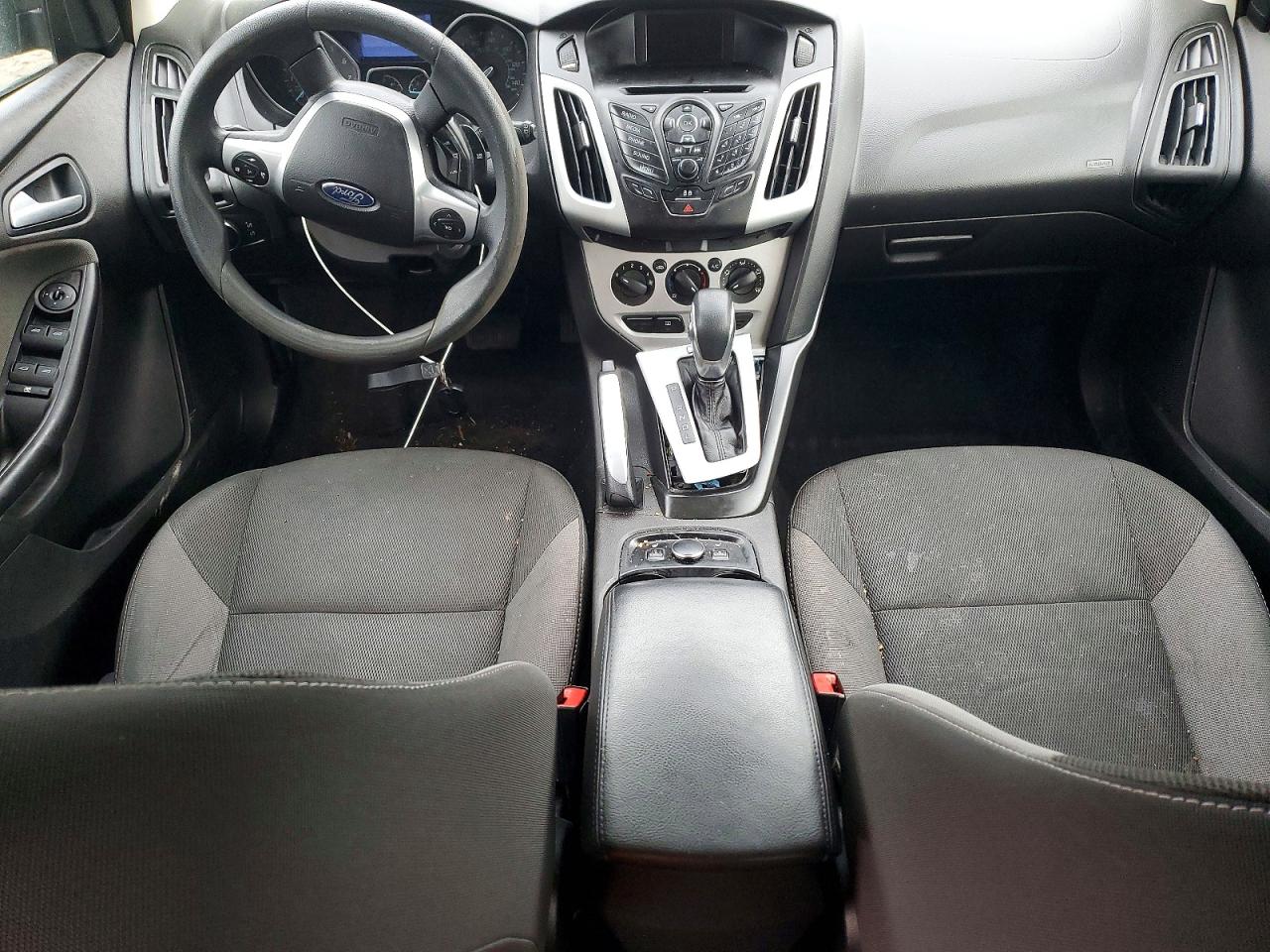 2014 FORD FOCUS SE photo 8