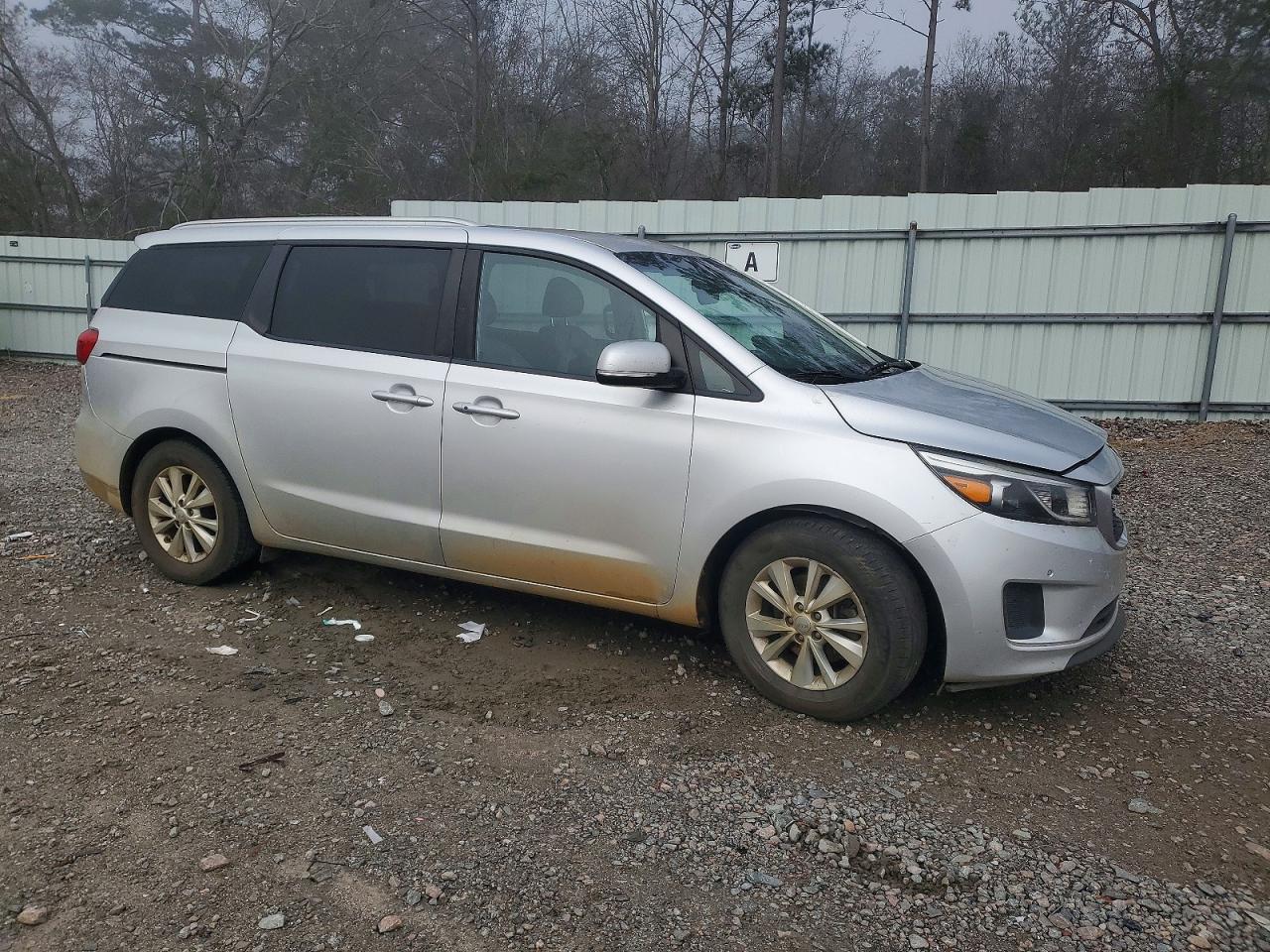 2016 KIA SEDONA LX photo 4