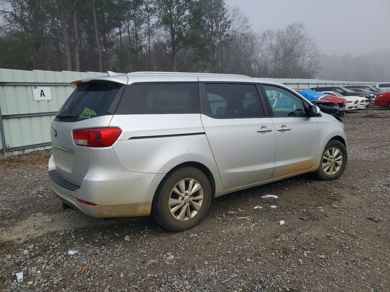 2016 KIA SEDONA LX photo 3