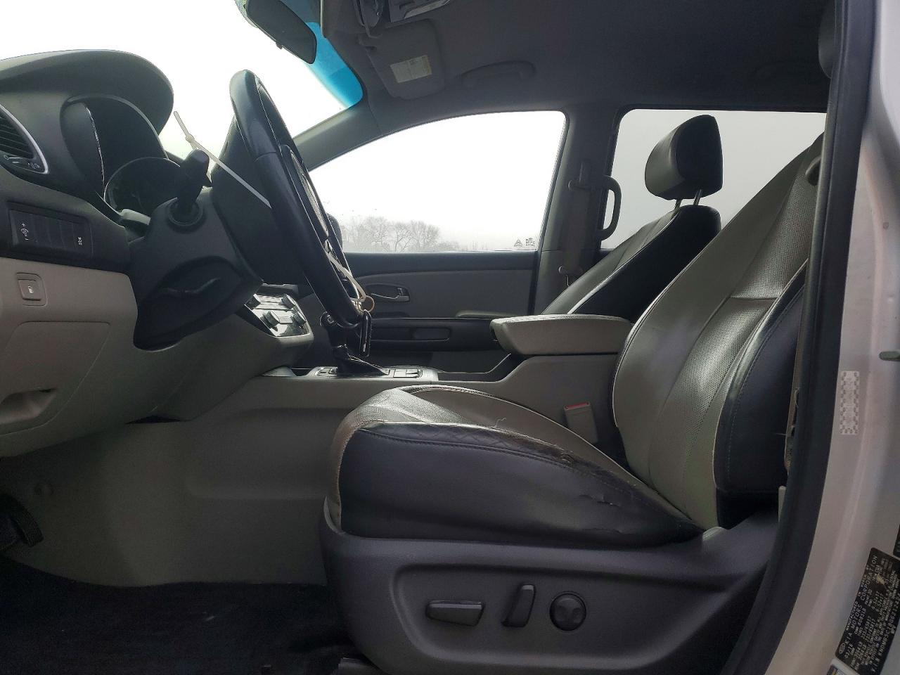 2016 KIA SEDONA LX photo 7