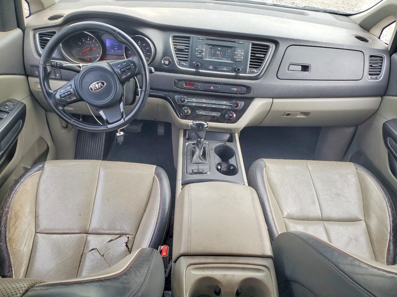 2016 KIA SEDONA LX photo 8