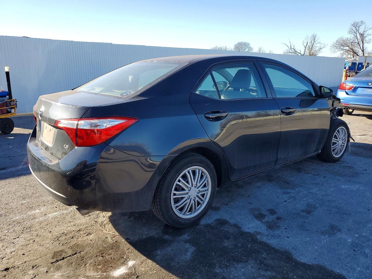 2014 TOYOTA COROLLA L photo 3