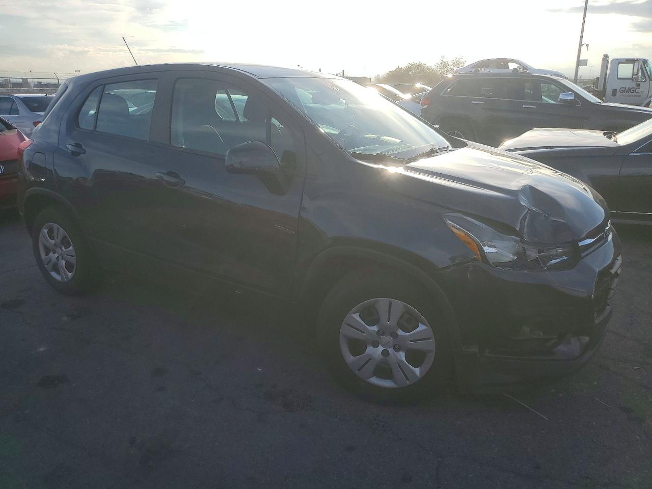 2019 CHEVROLET TRAX LS photo 4