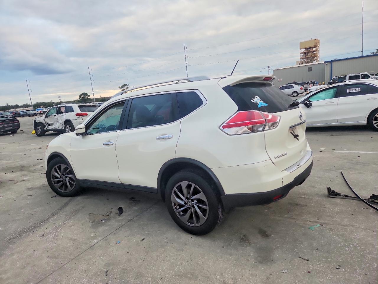 2016 NISSAN ROGUE S photo 2