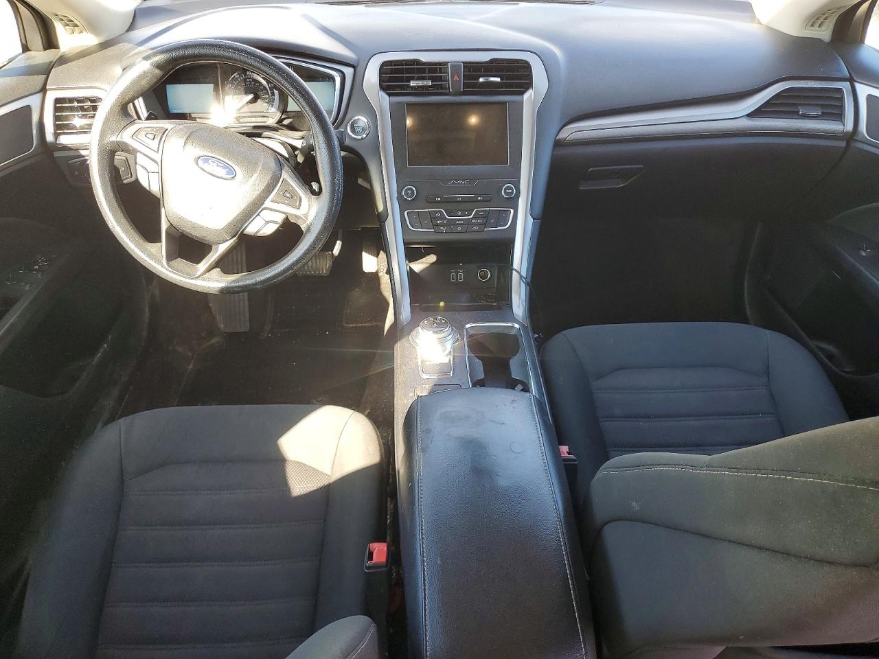 2020 FORD FUSION SE photo 8