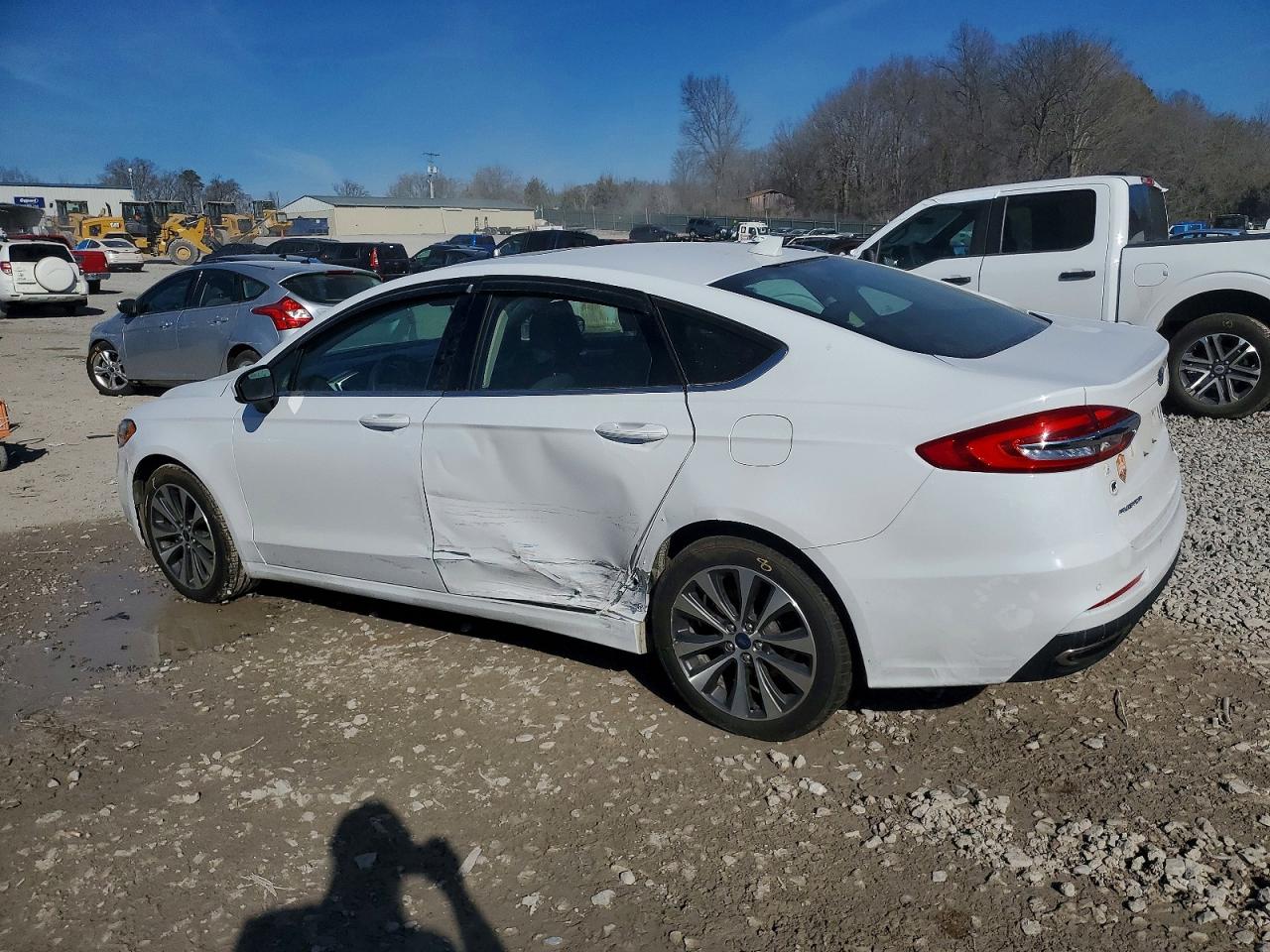 2020 FORD FUSION SE photo 2