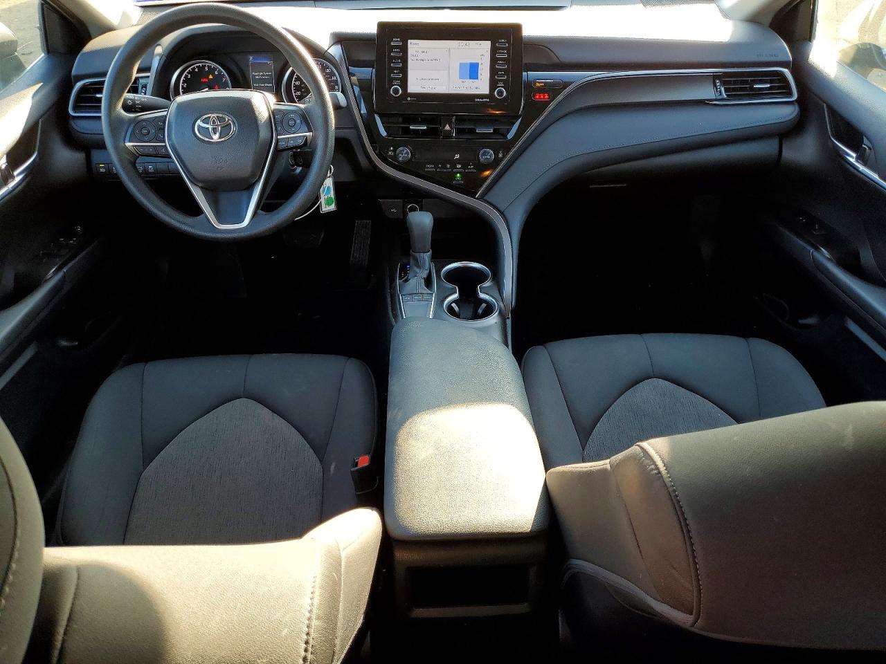 2024 TOYOTA CAMRY LE photo 8