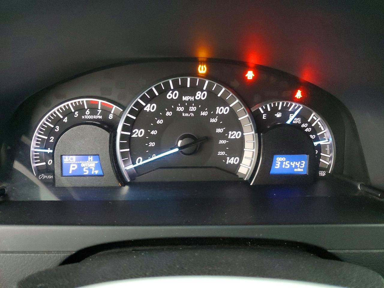 2014 TOYOTA CAMRY L photo 9