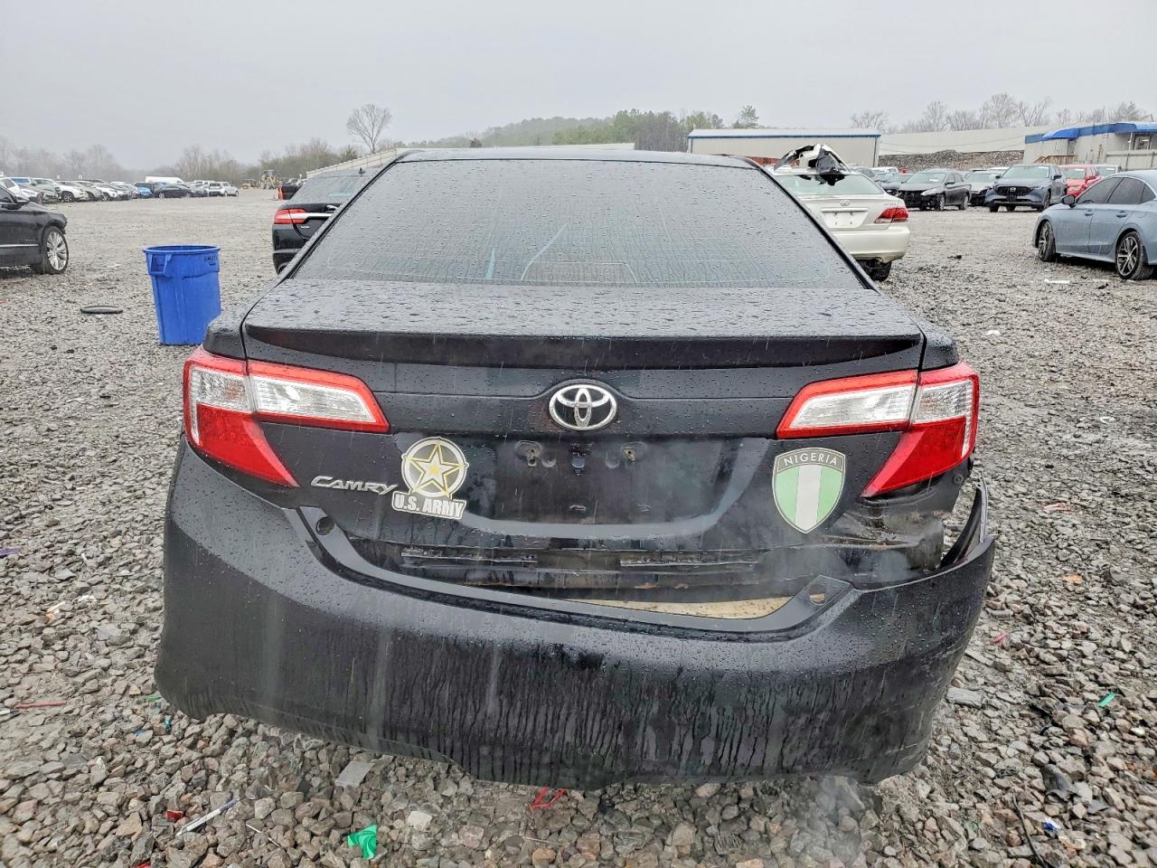 2014 TOYOTA CAMRY L photo 6