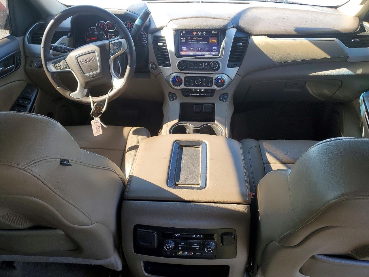 2015 GMC YUKON XL C1500 SLT photo 8