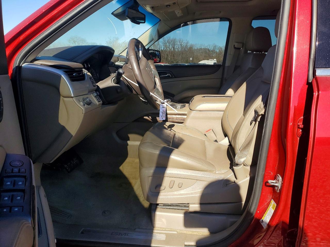 2015 GMC YUKON XL C1500 SLT photo 7
