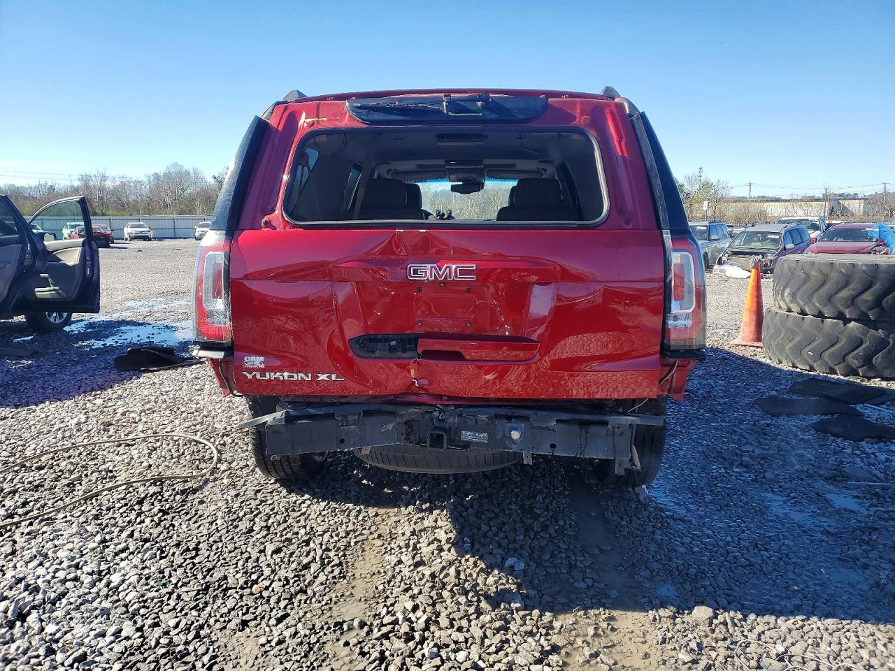 2015 GMC YUKON XL C1500 SLT photo 6