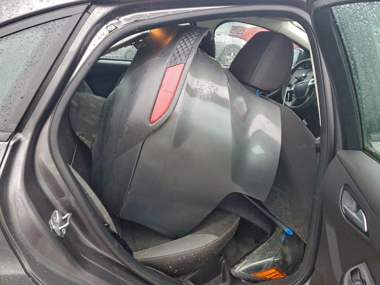 2013 FORD FOCUS SE photo 10