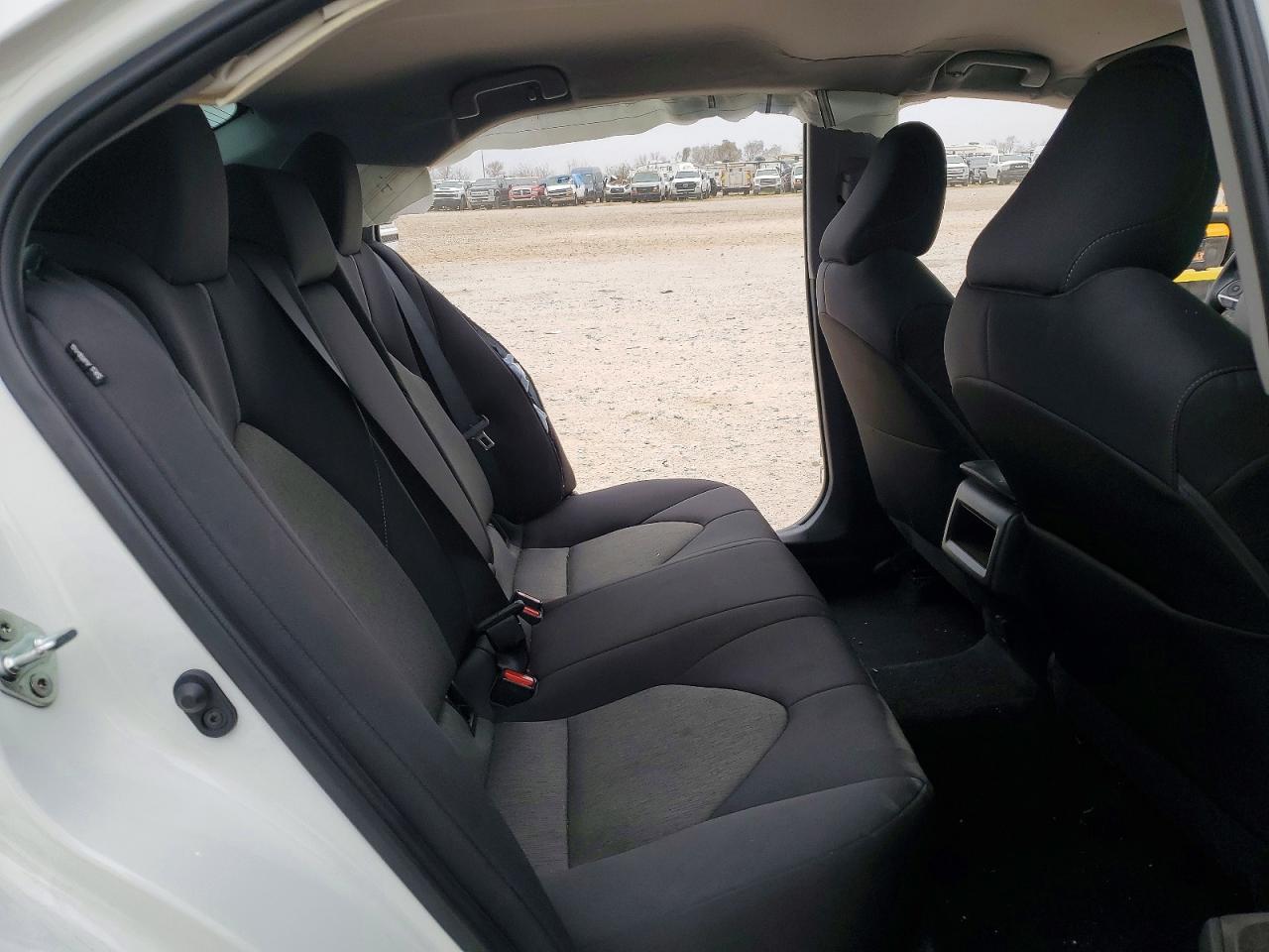 2022 TOYOTA CAMRY LE photo 10