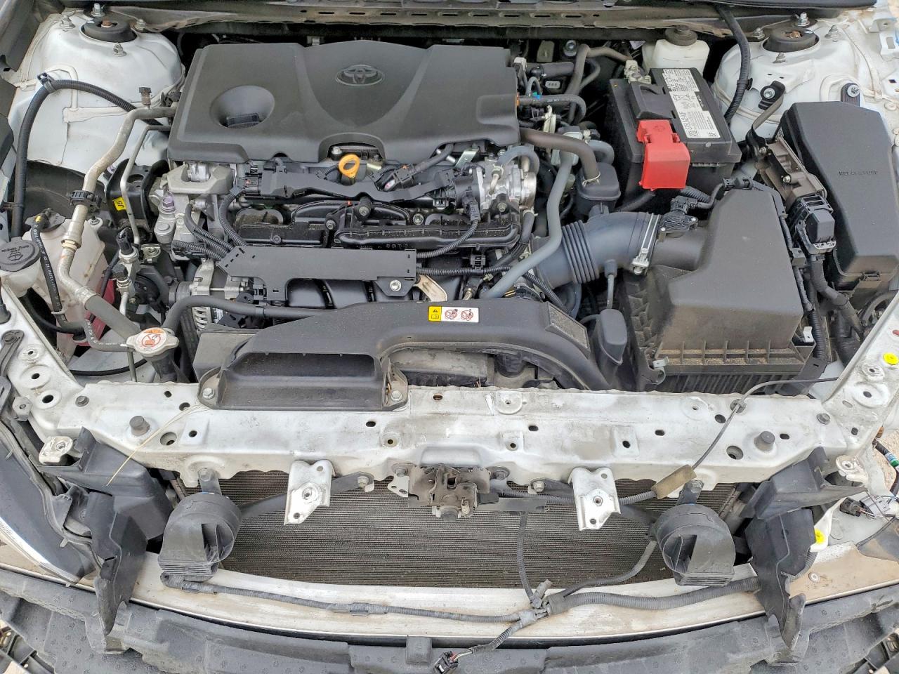 2022 TOYOTA CAMRY LE photo 11