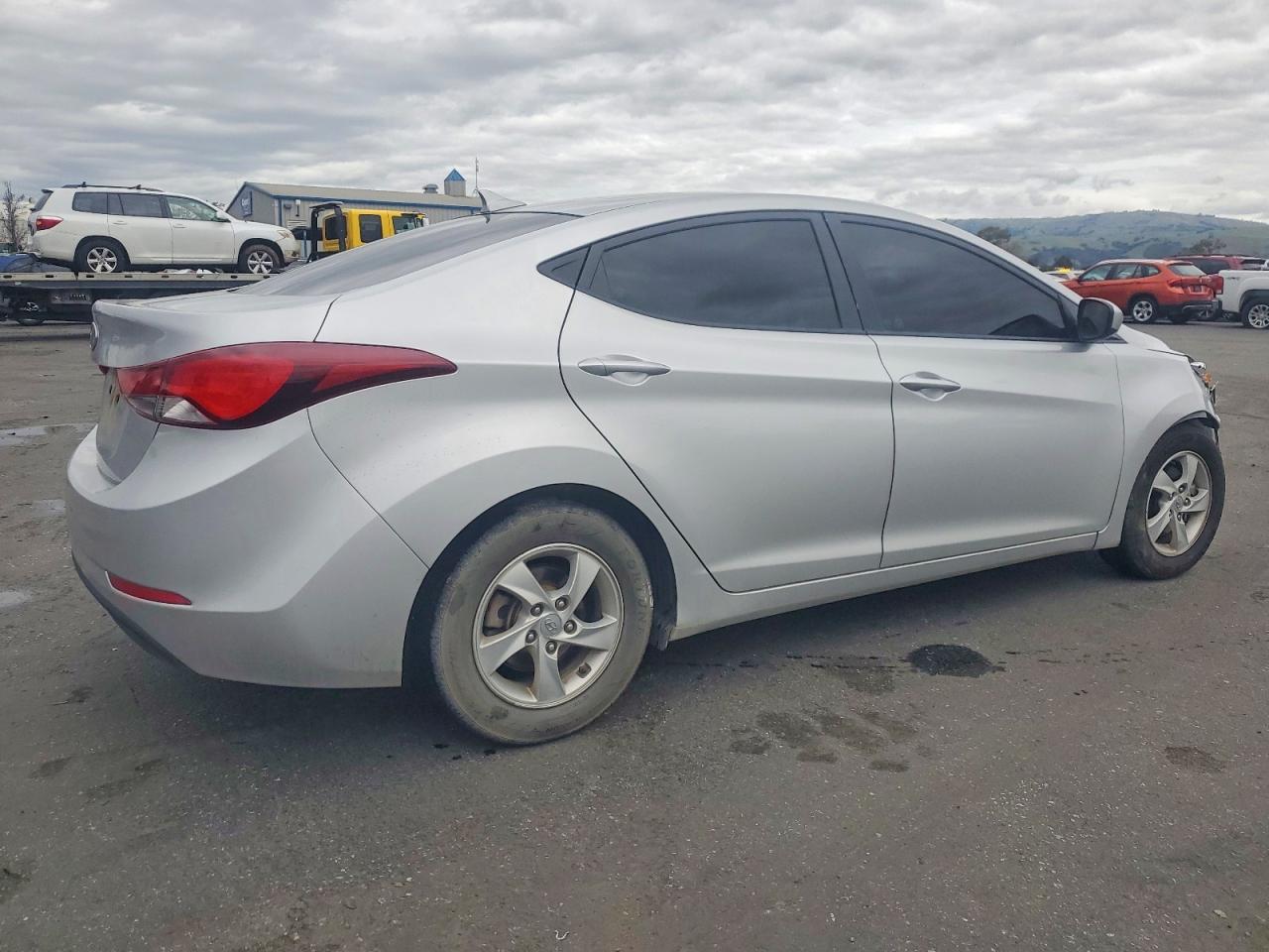 2015 HYUNDAI ELANTRA SE photo 3