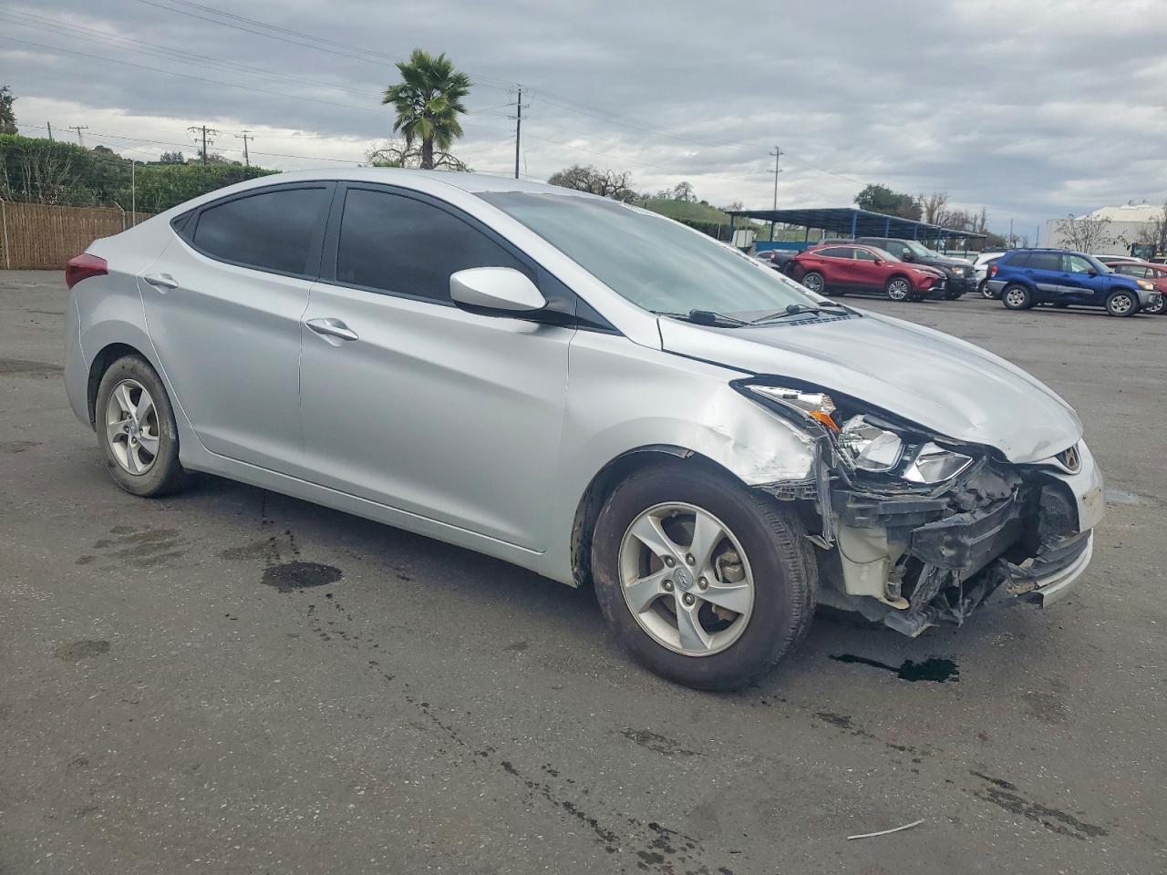 2015 HYUNDAI ELANTRA SE photo 4