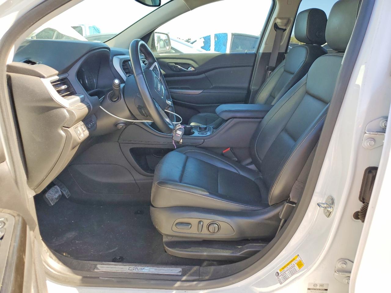 2023 GMC ACADIA SLT photo 7