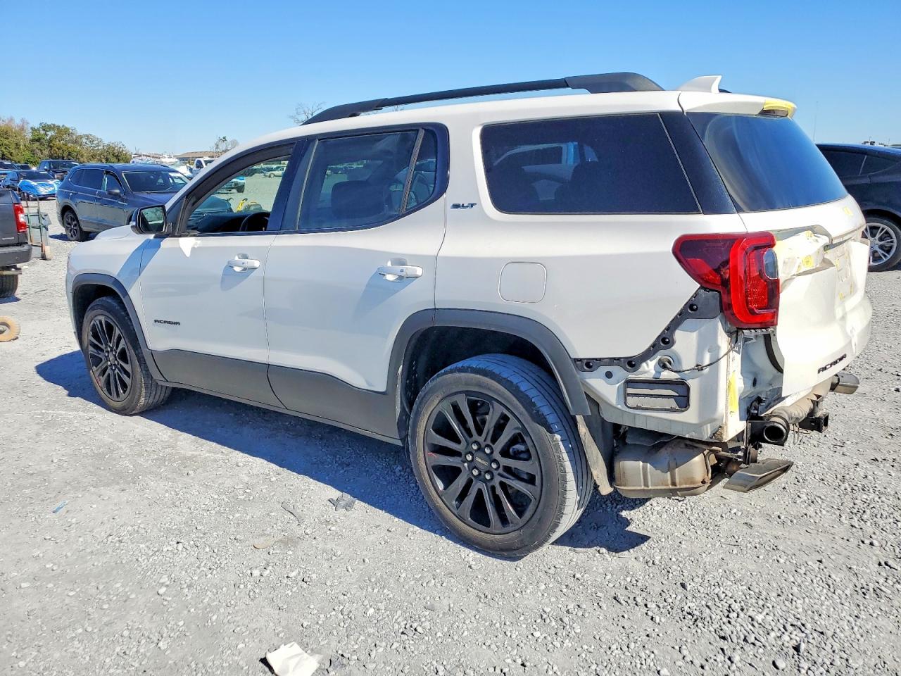 2023 GMC ACADIA SLT photo 2