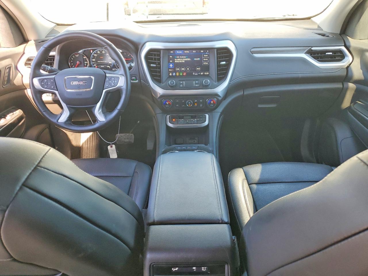 2023 GMC ACADIA SLT photo 8