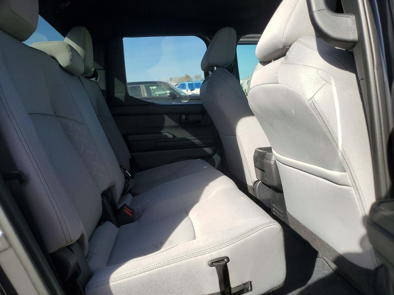 2025 TOYOTA TACOMA DOUBLE CAB photo 10