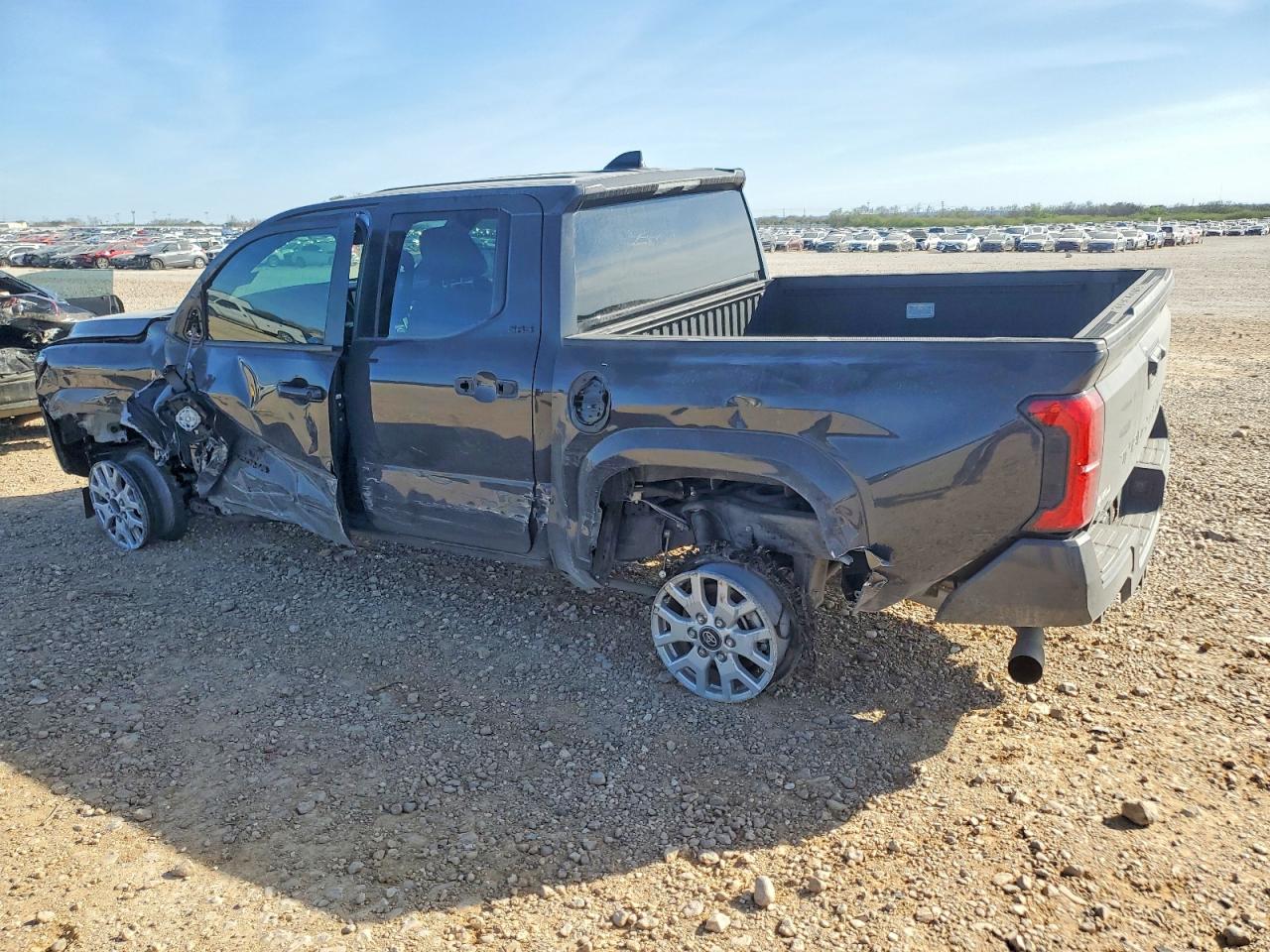 2025 TOYOTA TACOMA DOUBLE CAB photo 2