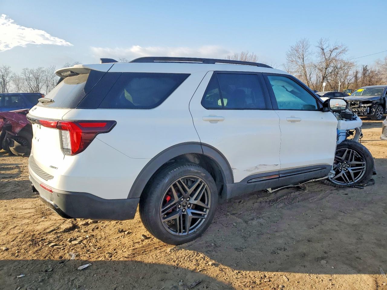 2025 FORD EXPLORER ST-LINE photo 3